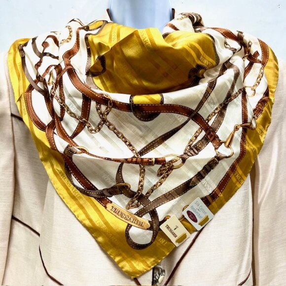 Beautiful TRUSSARDI SILK Handkerchief/Mini Scarf22"X22" Gold Chain Every(S2